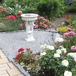 Apartament At The Rose Garden *